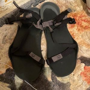 Zero sandals